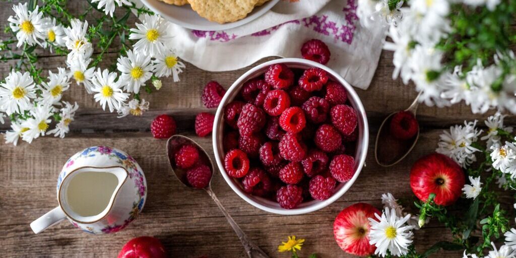 Summer raspberries pexels free no copyright stock photo